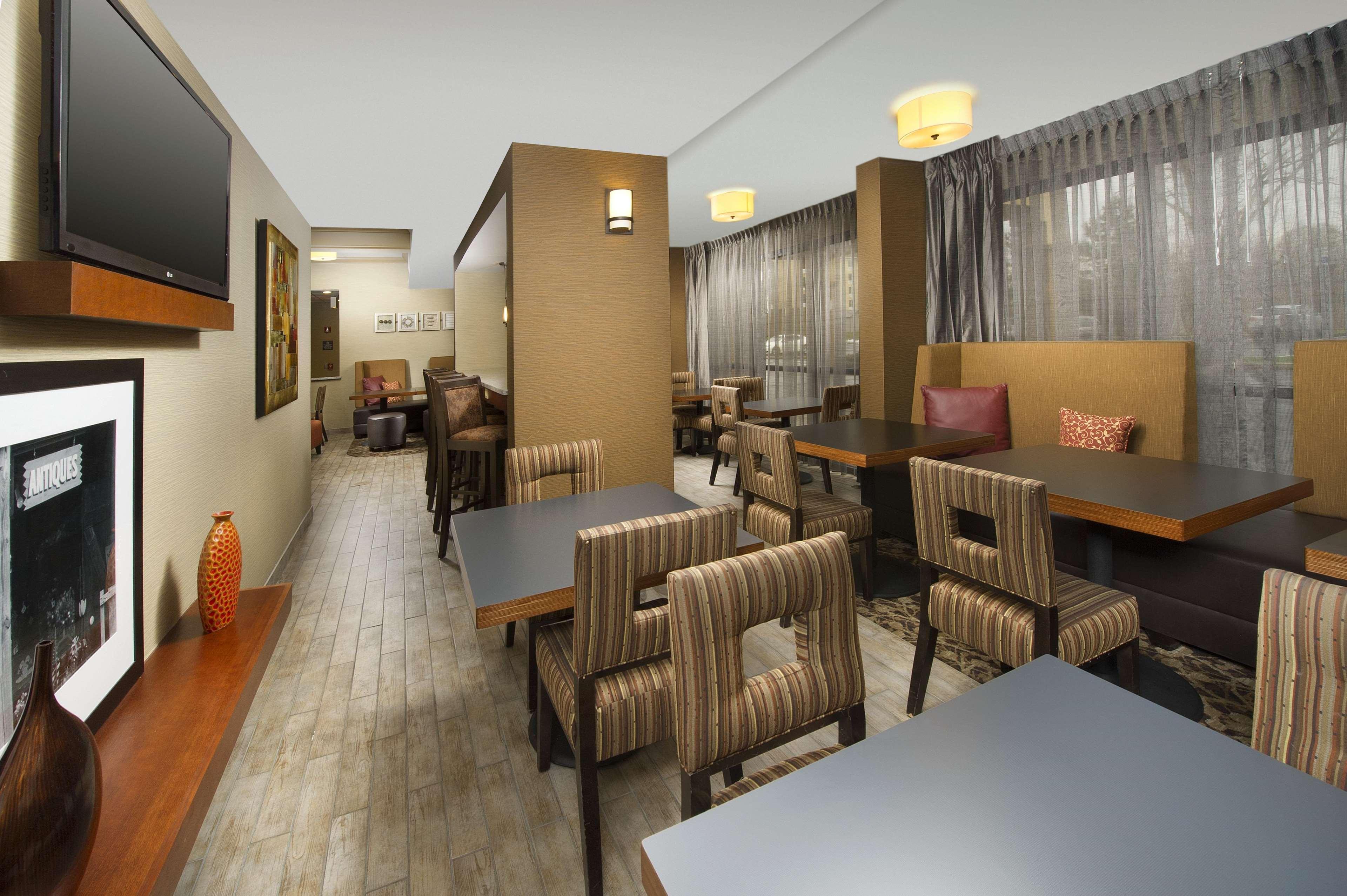Hampton Inn Rochester Greece Exterior photo