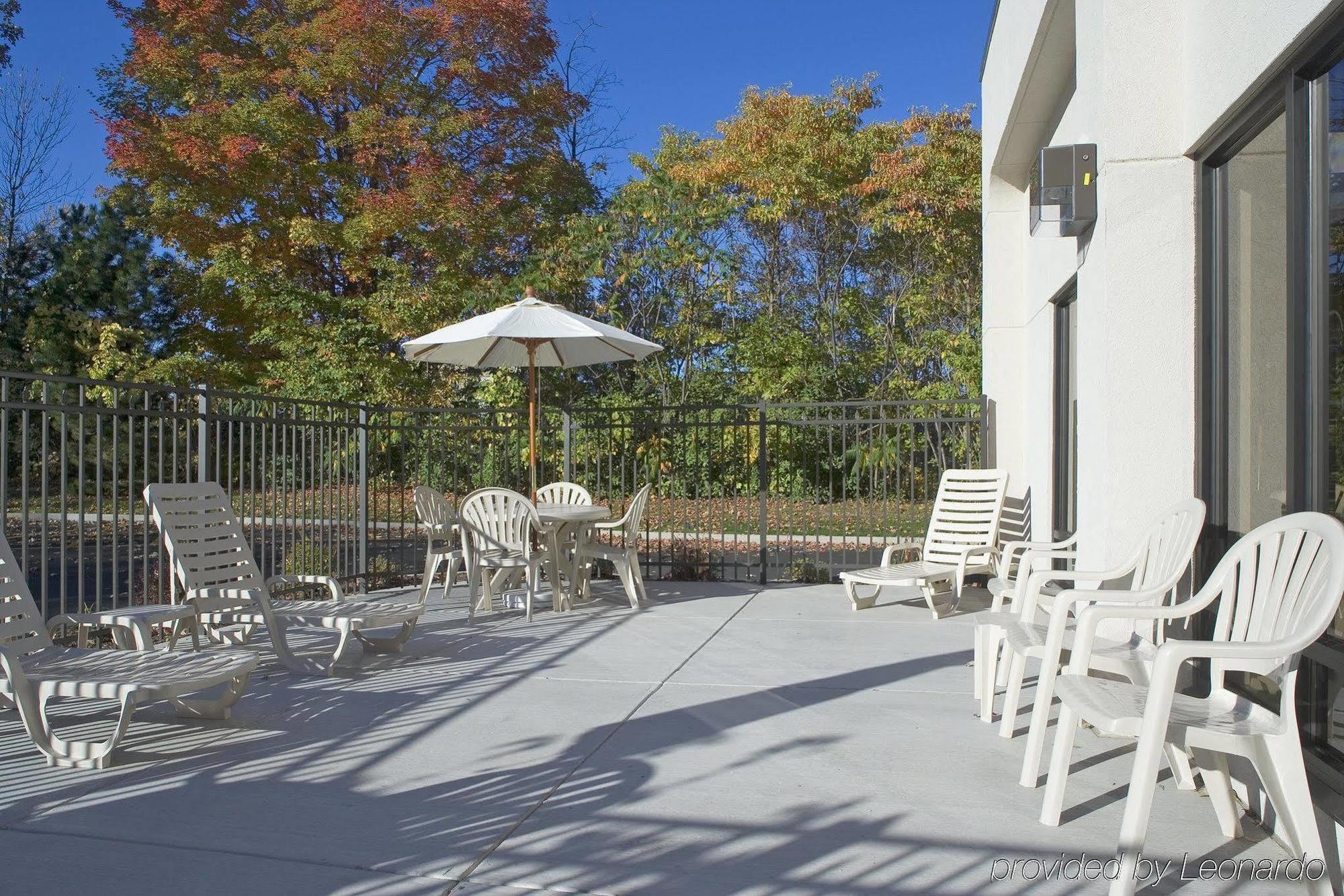 Hampton Inn Rochester Greece Exterior photo